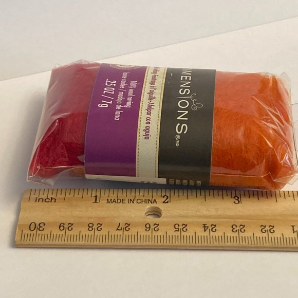 24 Dimensions FeltWorks 100% Wool Roving Orange Tomato Red 0.25oz Needle Felting - Picture 11 of 16